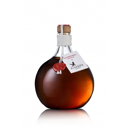 Fins Bois 1940s Atemporel XO limited edition Maison A. de Vacqueur Cognac